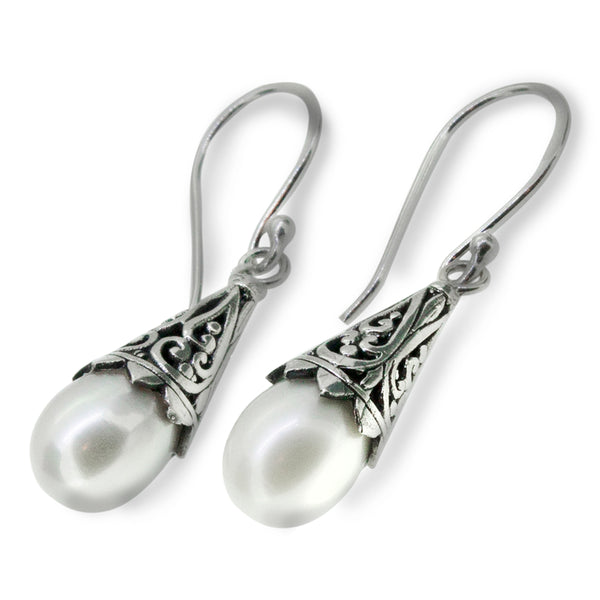 Pearl Trumpet Swinging Drop Earrings -